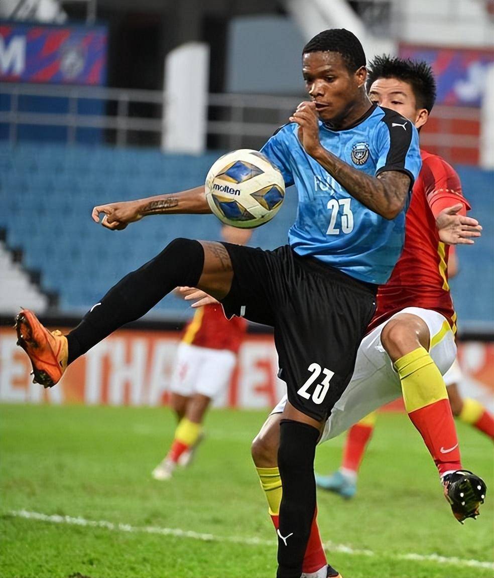 关于年终总决赛战况：川崎前锋防线稳固，广州队进攻受阻，斯瓦泰克成最佳的信息