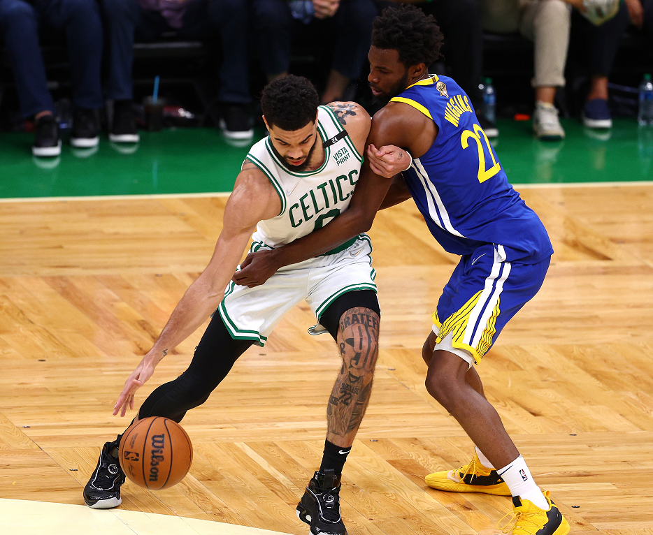 关于塔图姆赛点兑现，圣安东尼奥马刺淘汰辽宁男篮晋级四强，主帅激动落泪的信息